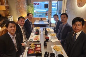 昼食会