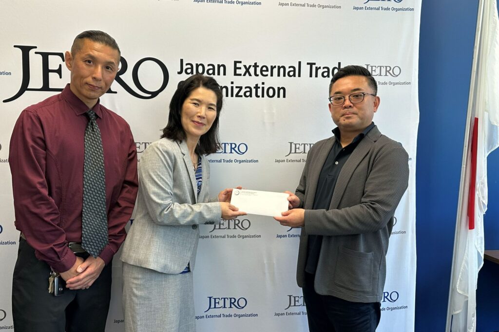 寄付金の贈呈式