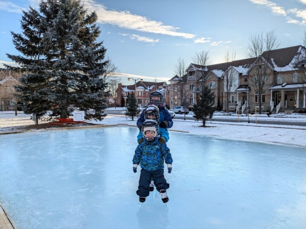kids ice skate 